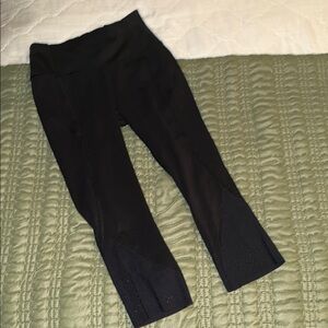 Black Lululemon Cropped Leggings
